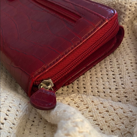 Red Croc-Embossed Wallet - Picture 5 of 9